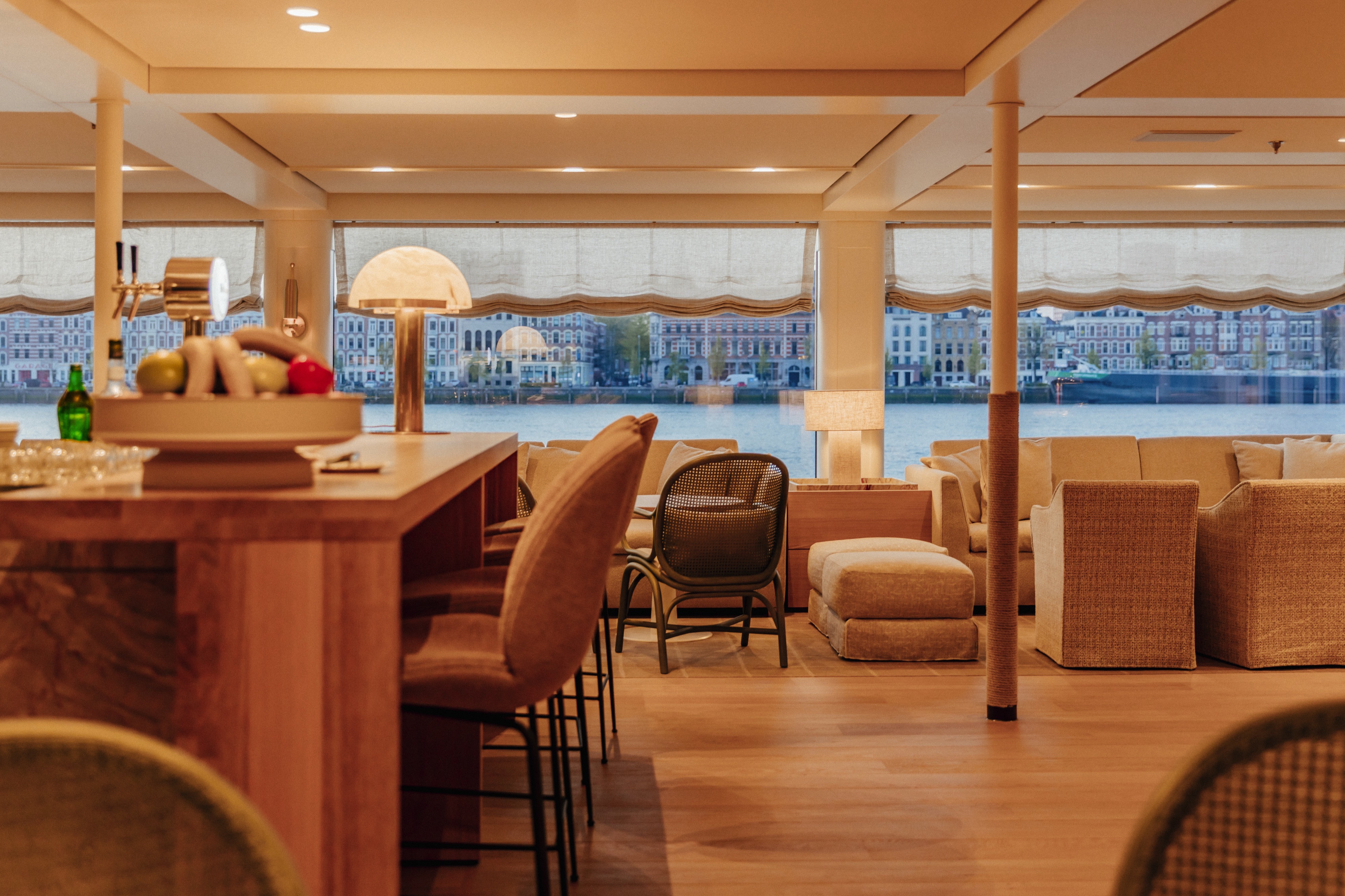 APT Solara - The Salon